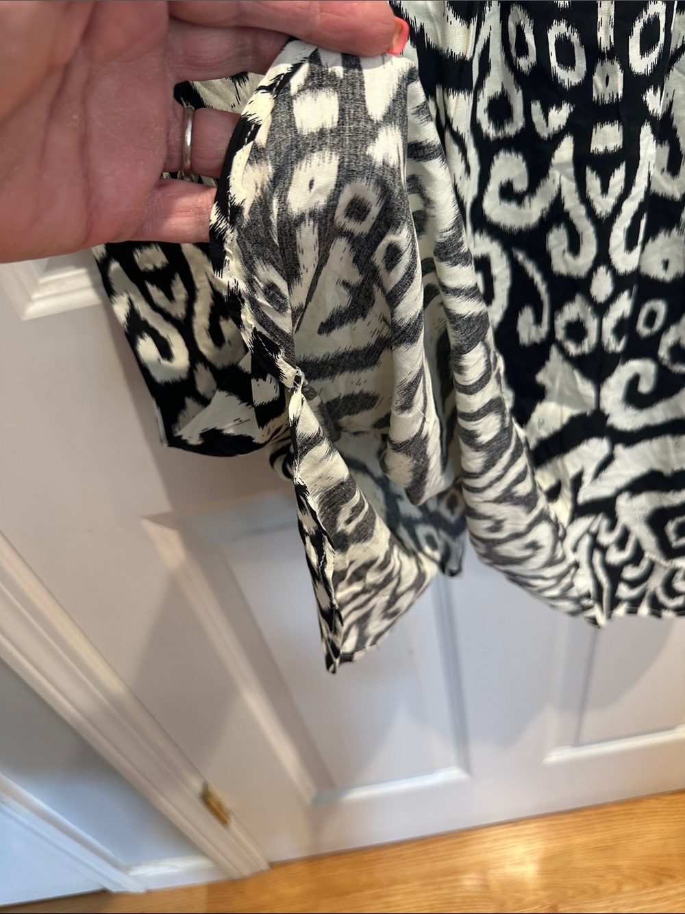 Cupshe Black & Crème Ikat Print Swim Cover Sz XL - Picture 3 of 9